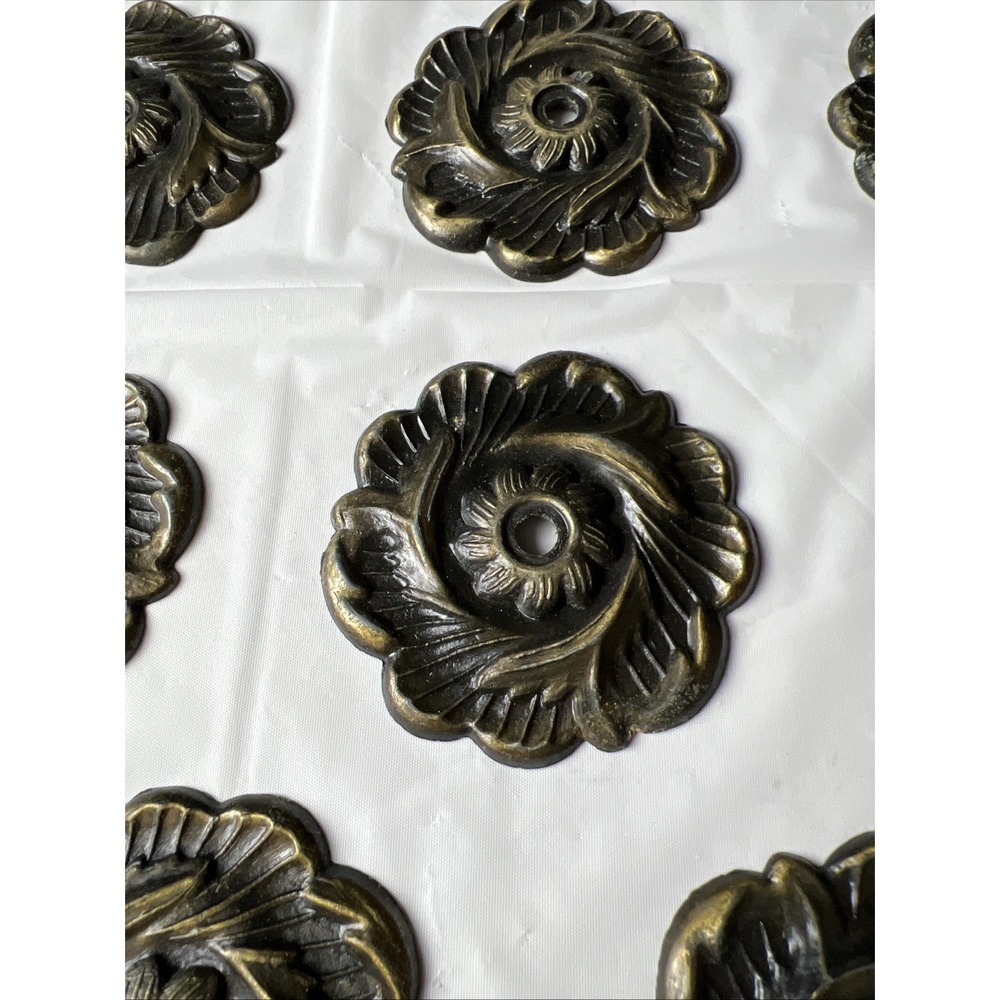 Lot Of 8 Vintage Metal Floral Rosettes Furniture Hardware Pieces - Picture 5 of 7